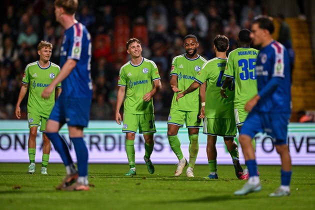 24.09.2026, Fussball, Saison 2026 2027, Testspiel, Rot-Weiß Oberhausen - FC Schalke 04, Moussa Sylla (FC Schalke 04) freut sich über das Tor zum 2:3, xRHR-FOTO YYx Copyright: KROEGER RHR-FOTOx RHR-FOTO YY