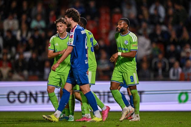 24.09.2026, Fussball, Saison 2026 2027, Testspiel, Rot-Weiß Oberhausen - FC Schalke 04, Moussa Sylla (FC Schalke 04) freut sich über das Tor zum 2:3, xRHR-FOTO YYx Copyright: KROEGER RHR-FOTOx RHR-FOTO YY