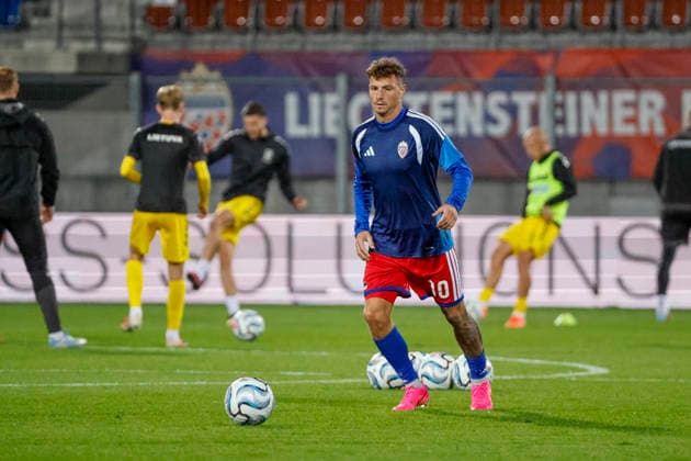 Marcel Büchel, Buchel (Liechtenstein, 10) beim Aufwärmen vor Spielbeginn , Liechtenstein, UEFA , Nations League, 1. Spieltag, Liechtenstein vs. Litauen, 24.09.2026, Vaduz Rheinpark Stadion Liechtenstein Copyright: xGrantxHubbsx
