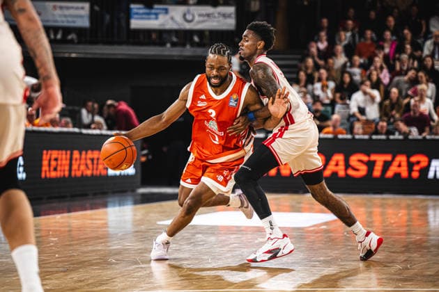 1. Basketball Bundesliga, easyCredit BBL, Saison 2026 2027, Herren, Hauptrunde, 2. Spieltag, 24.09.2026, RASTA Vechta - Bamberg Baskets Llyod Pandy ( 2 - RASTA Vechta) in Aktion Vechta RASTA Dome Niedersachsen Deutschland