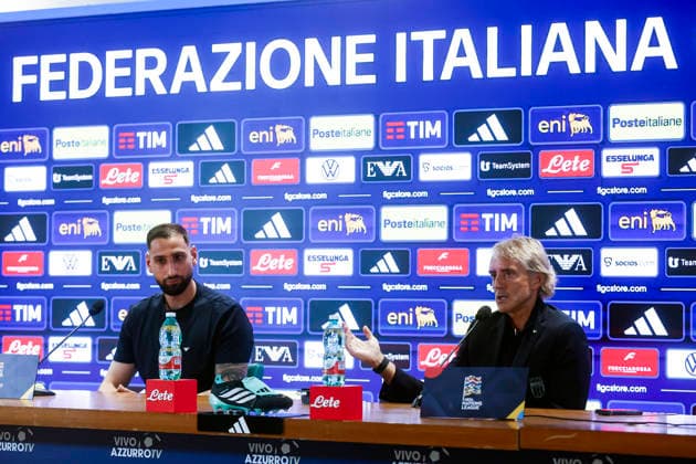 September 24, 2026, Rome, ITALIA ROMA: Italy s head coach Roberto Mancini (R) with Italy s goalkeeper Gianluigi Donnarumma during a press conference, PK, Pressekonferenz on the eve of the UEFA Nations League match between Italy and Belgium. at the Olimpico stadium in Rome, Italy, 24 September 2026. ANSA ANGELO CARCONI. Press Conference On The Eve Of The UEFA Nations League Match Between Italy And Belgium  - ZUMAa110 20260924_zaf_a110_072 Copyright: xAngeloxCarconix