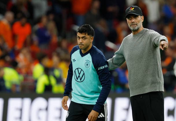 24.09.2026, xjrdrx, Fussball UEFA Nations League, Niederlande - Deutschland v.l. Nadiem Amiri (Deutsche Fussball Nationalmannschaft DFB), Trainer Jürgen Klopp (Deutsche Fussball Nationalmannschaft DFB) Amsterdam