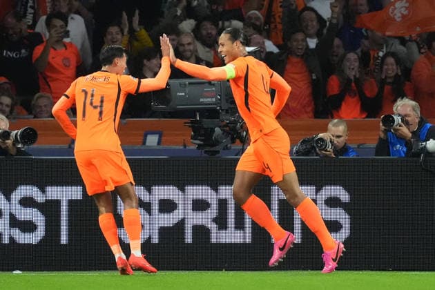 Torjubel Virgil van Dijk (Niederlande, Netherlands, 04), doch das Tor zählt nicht - Amsterdam 24.09.2026: Niederlande vs. Deutschland, Nations League 1. Spieltag, Johann Cruijff Arena