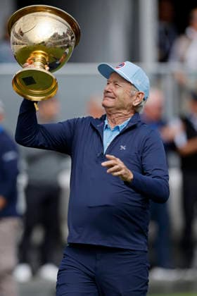MEDINAH, IL - SEPTEMBER 24: American actor and comedian Bill Murray delivers the Presidents Cup trophy prior to Thursday s Four-ball matches on day one of the Presidents Cup 2026 on September 24, 2026 at Medinah Country Club in Medinah, Illinois. (Photo by Joe Robbins Icon Sportswire) GOLF: SEP 24 Presidents Cup EDITORIAL USE ONLY Icon573260924002