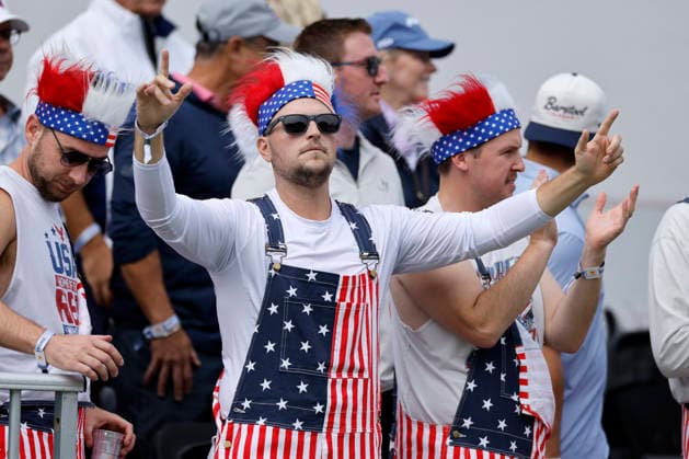MEDINAH, IL - SEPTEMBER 24: United States fans cheer during Thursday s Four-ball matches on day one of the Presidents Cup 2026 on September 24, 2026 at Medinah Country Club in Medinah, Illinois. (Photo by Joe Robbins Icon Sportswire) GOLF: SEP 24 Presidents Cup EDITORIAL USE ONLY Icon573260924006