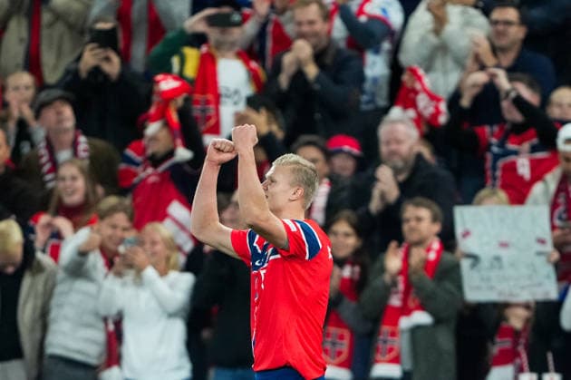 Soccer, Nations League Men Norway Denmark Oslo 20260924 Erling Braut Haaland scores his second goal during the Nations League soccer match between Norway and Denmark at Ullevaal Stadium Photo: Fredrik Varfjell, NTB, Oslo, Norway EDITORIAL USE ONLY RESTRICTED USE FOR BETBETTING COMPANIES  Copyright: xFredrikxVarfjellx xNTBx