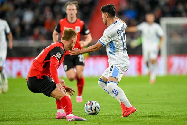 24.09.2026, Oberoesterreich Arena Linz, AUT, Uefa Nations League 2026 27 Group B - Oesterreich vs Israel, im Bild Philipp Lienhart (AUT) vs Manor Solomon (ISR) UEFA Nations League 2026 27 Group B Match between Austria and Israel in Linz, Austria on 2026 09 24 Linz Oberoesterreich Austria