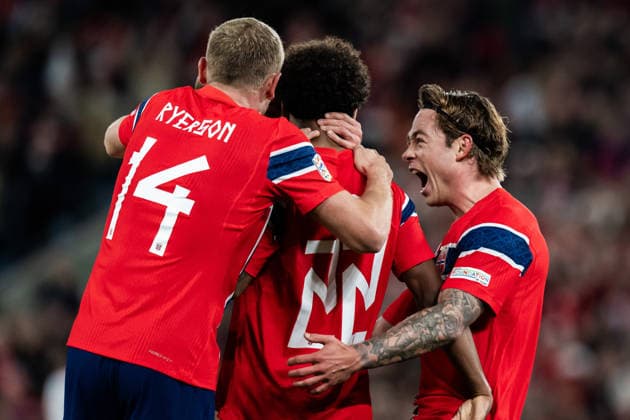 260924 Oscar Bobb, Julian Ryerson and Patrick Berg of Norway celebrate after 1-0 during the Nations League football match between Norway and Denmark on September 24, 2026 in Oslo. Photo: Vegard Grott BILDBYRAN kod VG VG1005 bbeng fotboll football soccer fotball nations league landskamp norge norway danmark denmark celebration jubel Copyright: VEGARDxGRoTT BB260924VG032