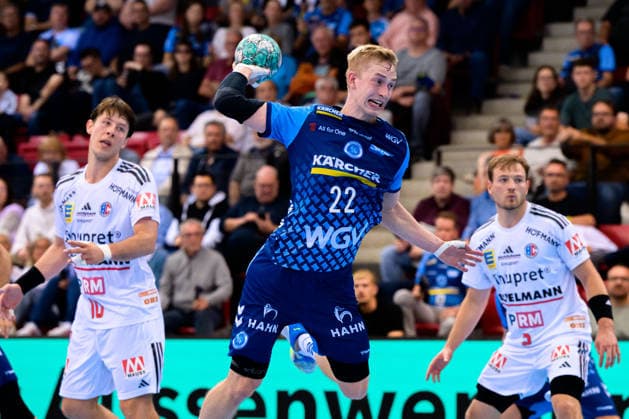 Stuttgart: HBL - 26 27 - DHB-Pokal - TVB Stuttgart - HC Erlangen Torben Matzken (Stuttgart) Stuttgart Scharrena Baden-Württemberg Deutschland