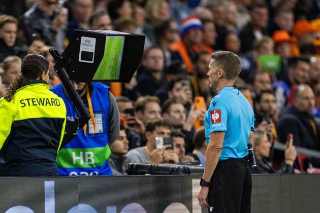 AMSTERDAM - Referee Alejandro Hernandez during the UEFA Nations League match between the Netherlands and Germany at the Johan Cruijff ArenA on September 24, 2026 in Amsterdam, the Netherlands. ANP KOEN VAN WEEL UEFA Nations League 2025 26 xVIxANPxSportx xxANPxIVx 569966020 originalFilename: 569966020.jpg