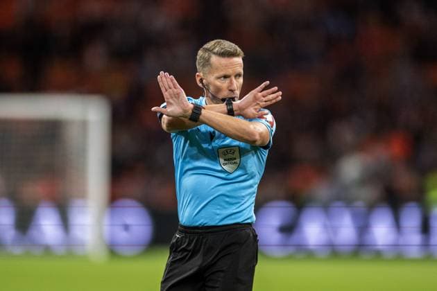 AMSTERDAM - Referee Alejandro Hernandez disallows Netherlands goal during the UEFA Nations League match between the Netherlands and Germany at the Johan Cruijff ArenA on 24 September 2026 in Amsterdam, the Netherlands. ANP KOEN VAN WEEL UEFA Nations League 2025 26 xVIxANPxSportx xxANPxIVx 569966090 originalFilename: 569966090.jpg