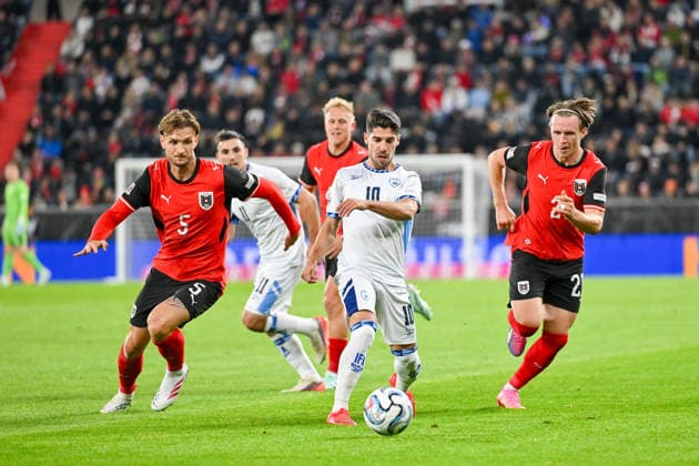 24.09.2026, Oberoesterreich Arena Linz, AUT, Uefa Nations League 2026 27 Group B - Oesterreich vs Israel, im Bild Stefan Posch (AUT) vs Manor Solomon (ISR), Patrick Wimmer (AUT) UEFA Nations League 2026 27 Group B Match between Austria and Israel in Linz, Austria on 2026 09 24 Linz Oberoesterreich Austria