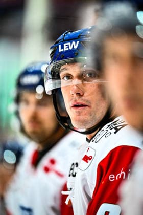 Alec McCrea (Augsburger Panther, 3), GER, Iserlohn Roosters vs. Augsburger Panther, Eishockey, Penny-DEL, 3. Spieltag, Spielzeit 2026 2027, 24.09.2026, GER, Iserlohn Roosters vs. Augsburger Panther, Eishockey, Penny-DEL, 3. Spieltag, Spielzeit 2026 2027, 24.09.2026 Iserlohn Copyright: xJonasxBrockmann Eibner-Pressefotx EP_JBN
