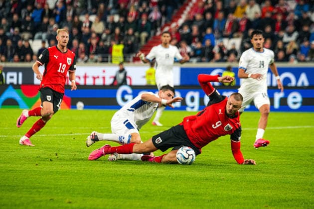 Fussball: Österreich: UEFA Nations League 2026 2027 - Liga B, Gruppe B3, 1. Spieltag, 24.09.2026 - Österreich vs. Israel - Raiffeisen Arena (Linz, Österreich); Sasa Kalajdzic (Österreich, 9) mit Stefan Posch (Österreich, 5) Copyright: xLukasxBierederx