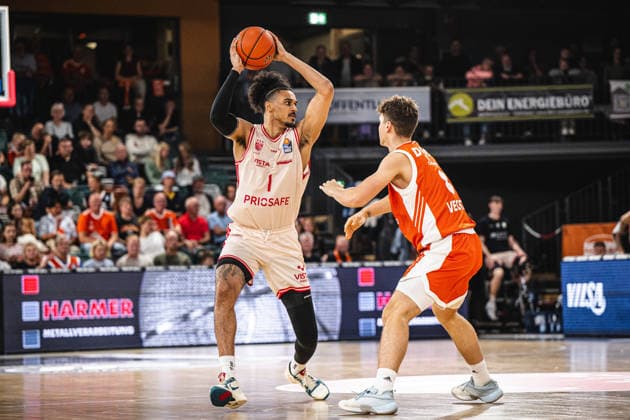 1. Basketball Bundesliga, easyCredit BBL, Saison 2026 2027, Herren, Hauptrunde, 2. Spieltag, 24.09.2026, RASTA Vechta - Bamberg Baskets Jonathan Bähre ( 1 - BMA365 Bamberg Baskets) in Aktion Vechta RASTA Dome Niedersachsen Deutschland
