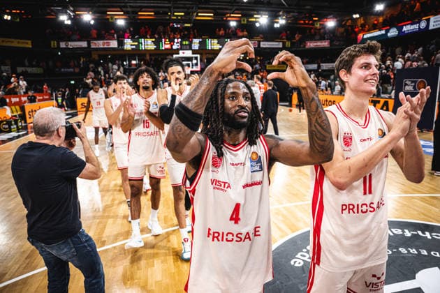 1. Basketball Bundesliga, easyCredit BBL, Saison 2026 2027, Herren, Hauptrunde, 2. Spieltag, 24.09.2026, RASTA Vechta - Bamberg Baskets Jordan Jones ( 4 - BMA365 Bamberg Baskets) nach der Partie Vechta RASTA Dome Niedersachsen Deutschland