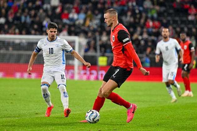 24.09.2026, Oberoesterreich Arena Linz, AUT, Uefa Nations League 2026 27 Group B - Oesterreich vs Israel, im Bild Manor Solomon (ISR) vs Sasa Kalajdzic (AUT) UEFA Nations League 2026 27 Group B Match between Austria and Israel in Linz, Austria on 2026 09 24 Linz Oberoesterreich Austria