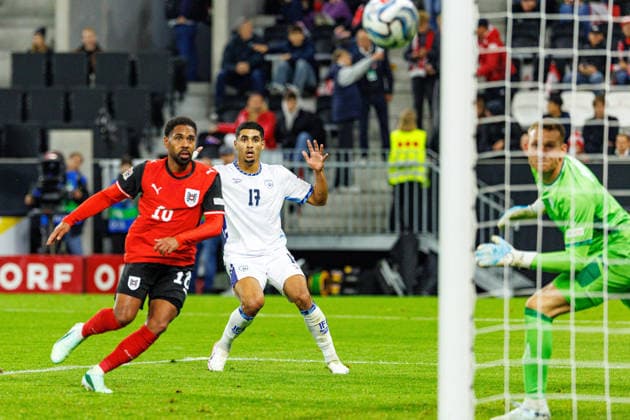 LINZ, AUSTRIA - 24 SEPTEMBER 2026: Image shows Mwene Phillipp (Austria, 16) celebrating the second goal for Austria and Khalaili Anan (Israel, 17), Peretz Daniel (Israel, 1) during UEFA Nations League 2026 27 League B, Group B3, Round 1: Austria vs Israel at Raiffeisen Arena on 24 09 2026 in Linz, Austria. Austria Copyright: xFröhlichxPascalx