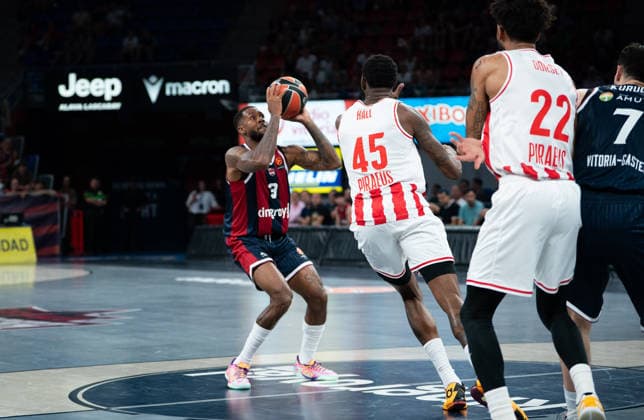 ESP: Euroleague Baskonia v Olympiacos BC DJ Stewart of Baskonia during the Euroleague match, between Baskonia v Olympiacos BC played at Buesa Arena Stadium on September 24 2026 in Vitoria Spain VITORIA Spain Basketball Copyright: xAgenciaxLOFx