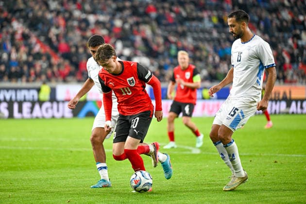24.09.2026, Oberoesterreich Arena Linz, AUT, Uefa Nations League 2026 27 Group B - Oesterreich vs Israel, im Bild Paul Wanner (AUT) vs Anan Khalaili (ISR) , Eliel Peretz (ISR) UEFA Nations League 2026 27 Group B Match between Austria and Israel in Linz, Austria on 2026 09 24 Linz Oberoesterreich Austria