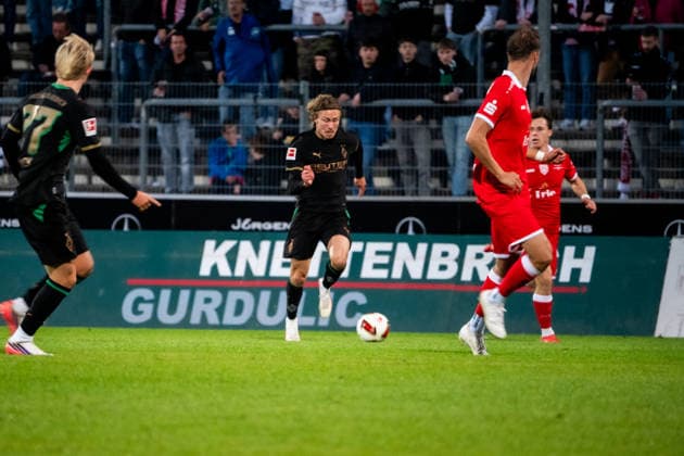 Deutschland: Freundschaftsspiel-Vorbereitung 2026 2027-Sportfreunde Siegen vs Borussia Mönchengladbach, Donnerstag 24.09.2026 - Leimbach-Stadion (Siegen): Hugo Bolin (Borussia Mönchengladbach, 38) in Aktion Siegen Leimbach-Stadion Deutschland Copyright: xOrhanxHabashx