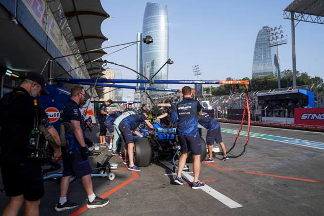 FORMULA 1 AZERBAIJAN GRAND PRIX 2026 Alexander Albon (THA) 23 Williams F1 Team pit stop during the Formula 1 Qatar Airways Azerbaijan Grand Prix 2026, Round 15 of the 2026 Formula 1 World Championship, WM, Weltmeisterschaft from 24th - 26th September 2026 at the Baku City Circuit, Baku, Azerbaijan. Credit: Robbie Hoad Every Second Media Editorial use only. All images are copyright Every Second Media Limited. No images may be reproduced without prior permission. Copyright: xIMAGO EveryxSecondxMediax ESM-2183-0212 RobbiexHoadx xEveryxSecondxMediax