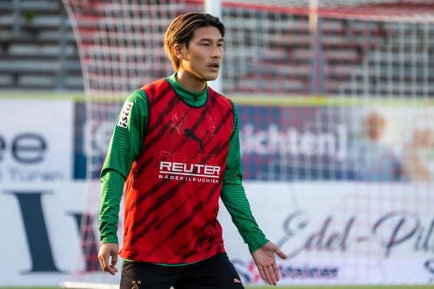 Deutschland: Freundschaftsspiel-Vorbereitung 2026 2027-Sportfreunde Siegen vs Borussia Mönchengladbach, Donnerstag 24.09.2026 - Leimbach-Stadion (Siegen): Daiki Hashioka (Borussia Mönchengladbach,14) beim Aufwärmen, Portrait, Porträt, Einzelfoto, Mimik Siegen Leimbach-Stadion Deutschland Copyright: xOrhanxHabashx