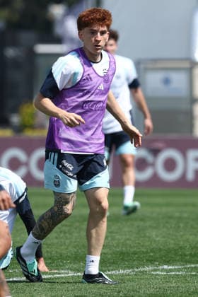 Argentine midfielder Valentin Barco looks on during a training session at AFA (Argentine Football Association) training center in Ezeiza, Buenos Aires Province, on September 24, 2026, ahead of the next friendlys football matchs against Bolivia, Burkina Faso and Benin. EZEIZA ARGENTINA Copyright: xAlejandroxPAGNIx