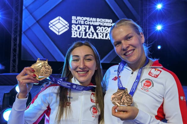 2026 European Boxing Elite Championship Sofia SOFIA, BULGARIA - SEPTEMBER 24: Polish bronze medalists Angelika Krysztoforska (Elite Women s 48kg) and Elzbieta Wojcik (Elite Women s 80kg) celebrate together and show off their medals at the 2026 European Boxing Elite Championships at the Asics Arena Sports Hall in Sofia, Bulgaria, on September 24, 2026. Sofia Bulgaria  Copyright: xArturxWidakx originalFilename:widak-2026euro260924_npcqq.jpg