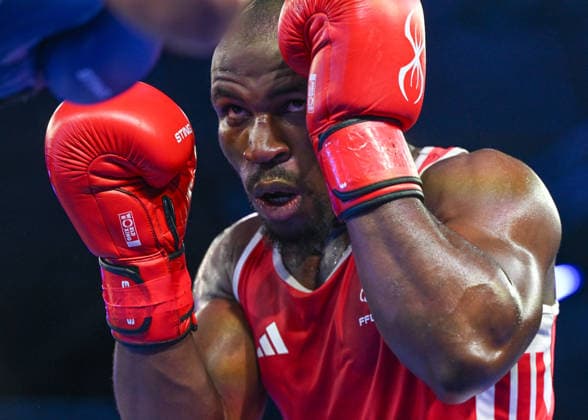 2026 European Boxing Elite Championship Sofia SOFIA, BULGARIA - SEPTEMBER 24: Junior Tadah (Red) of France and Dmitrii Karmanov (Blue) of Russia during the Elite Men s 85kg Final match at the 2026 European Boxing Elite Championships at the Asics Arena Sports Hall in Sofia, Bulgaria, on September 24, 2026. Sofia Bulgaria  Copyright: xArturxWidakx originalFilename:widak-2026euro260924_npveS.jpg