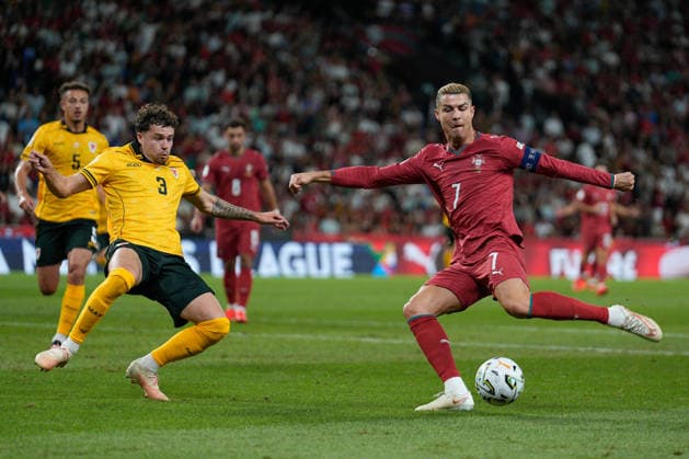 Portugal Vs Wales in Lisbon, Portugal - 24 Sep 2026 Neco Williams of Wales (L) and Cristiano Ronaldo of Portugal (R) seen in action during the UEFA Nations League, League A, Group A4, Matchday 1 between Portugal and Wales at Estadio Jose Alvalade. Final score: Portugal 1:0 Wales. Lisbon Portugal Copyright: xBrunoxdexCarvalhox xSOPAxImagesx brunodecarvalho_portugalwales-637