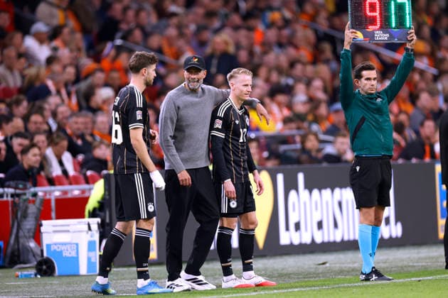 KLOPP Juergen Bundestrainer Team Deutschland bei der Einwechslung von FUEHRICH Chris und STACH Anton UEFA Nations League 2026 - 2027 Spiel Holland - Deutschland 1 : 1 am 24.September 2026 in Amsterdam DFL REGULATIONS PROHIBIT ANY USE OF PHOTOGRAPHS as IMAGE SEQUENCES and or QUASI-VIDEO Copyright: xLacixPerenyix