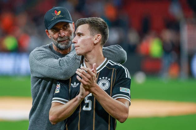 UEFA Nations League - 26 27 - Niederlande - Deutschland am 24.09.2026 in der Johan-Cruyff-Arena in Amsterdam Trainer Jürgen Juergen Jurgen Klopp (Deutschland) und Yannik Engelhardt (Deutschland 5)
