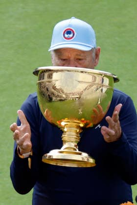 MEDINAH, IL - SEPTEMBER 24: Actor Bill Murray tosses the Presidents Cup as he places it on the No. 1 tee box prior to the opening four ball session of the Presidents Cup, September 24, 2026, at Medinah Country Club in Medinah, Illinois. (Photo by Matthew Maxey Icon Sportswire) GOLF: SEP 24 Presidents Cup EDITORIAL USE ONLY Icon260924084