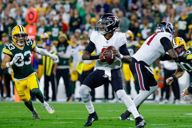 September 24, 2026: Atlanta Falcons quarterback Michael Penix Jr. (9) passing the ball during the NFL, American Football Herren, USA football game between the Atlanta Flacons and the Green Bay Packers at Lambeau Field in Green Bay, Wisconsin. CSM NFL 2026: Falcons Vs Packers SEP 24  - ZUMAc04_ 20260924_zma_c04_024 Copyright: xDarrenxLeex