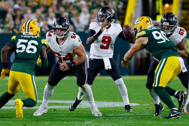 September 24, 2026: Atlanta Falcons quarterback Michael Penix Jr. (9) passing the ball during the NFL, American Football Herren, USA football game between the Atlanta Flacons and the Green Bay Packers at Lambeau Field in Green Bay, Wisconsin. CSM NFL 2026: Falcons Vs Packers SEP 24  - ZUMAc04_ 20260924_zma_c04_058 Copyright: xDarrenxLeex