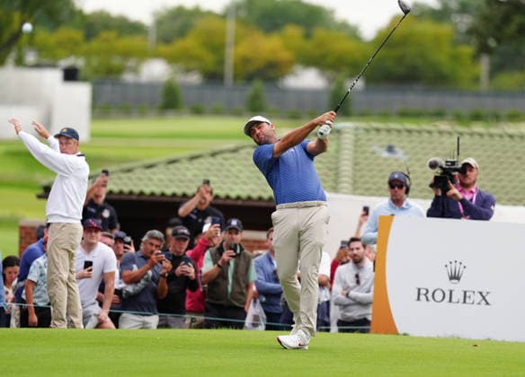 MEDINAH, IL - SEPTEMBER 24: Team USA golfer Scottie Scheffler plays his tee shot on the 18th hole during the first round of the 2026 Presidents Cup on September 24, 2026, at Medinah Country Club in Medinah, Illinois. (Photo by Brian Spurlock Icon Sportswire) GOLF: SEP 24 Presidents Cup EDITORIAL USE ONLY Icon26092499