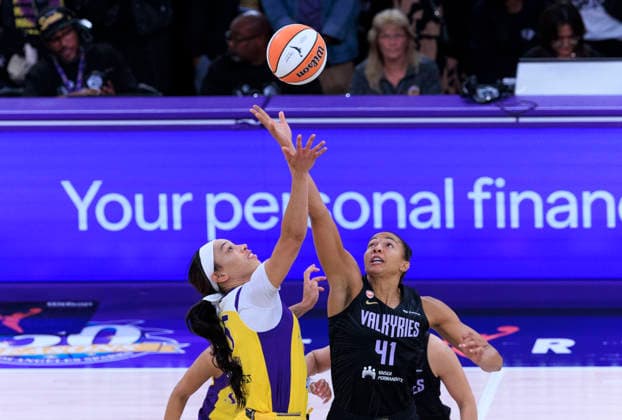 September 24, 2026, Los Angeles, California, USA: Dearica Hamby 5 of the Los Angeles Sparks and Kiah Stokes 41 of the Golden State Valkyries tip off during their regular season WNBA, Basketball Damen, USA game on Thursday September 24, 2026 at Crypto.com Arena in Los Angeles, California. Sparks lose to Valkyries, 75-76. ARIANA RUIZ PI Sparks Lose To Valkyries, 75-76 - ZUMAp124 20260924_zaa_p124_058 Copyright: xArianaxRuizx