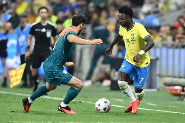 SOCCER AUSTRALIA BRAZIL, Vinicius Junior of Brazil dribbles the ball during the Queensland Football Series International Friendly, Länderspiel, Nationalmannschaft match between the Socceroos and Brazil at Queensland Country Bank Stadium in Townsville, Friday, September 25, 2026. ( NO ARCHIVING, EDITORIAL USE ONLY TOWNSVILLE QUEENSLAND Australia  Copyright: xMATTxTAYLORx 20260925191516918106