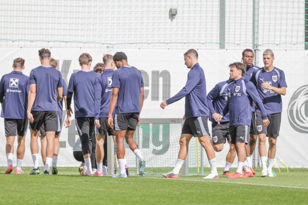 SOCCER - NL, AUT vs KOS VIENNA,AUSTRIA,25.SEP.26 - SOCCER - UEFA Nations League, group stage, OEFB international match, Länderspiel, Nationalmannschaft Austria vs Kosovo, preview, training team AUT. Image shows the team of AUT during warm up.  GEPAxpictures xDavidxBitzan