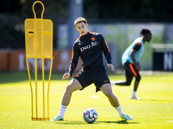 ZEIST - Ruben van Bommel during a training session in preparation for the Nations League matches against Serbia, Greece, and Serbia. KOEN VAN WEEL ANP xVIxANPxSportx xxANPxIVx 570074489 originalFilename: 570074489.jpg
