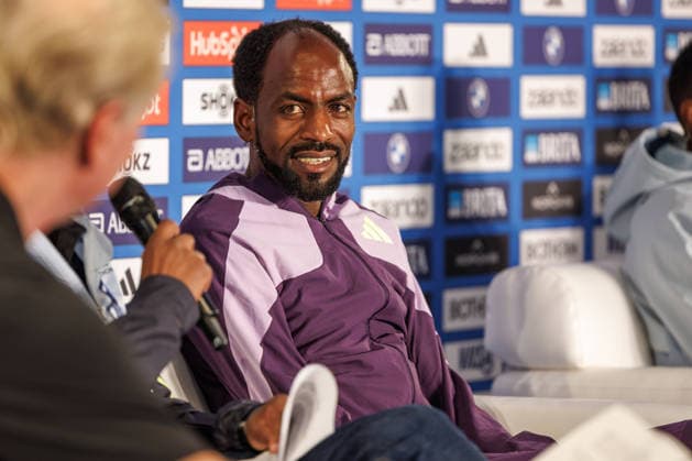 Leichtathletik: Pressekonferenz, Berlin Marathon 2026 am 25.09.2026. Guye Adola (Äthiopien) bei der Pressekonferenz. Pressekonferenz Berlin Marathon 2026