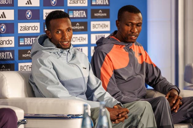 Leichtathletik: Pressekonferenz, Berlin Marathon 2026 am 25.09.2026. Selemon Barega (Äthiopien) spricht zu den Anwesenden. Pressekonferenz Berlin Marathon 2026