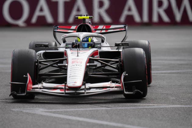FORMULA 1 AZERBAIJAN GRAND PRIX 2026 Oliver Bearman (GBR) 87 Haas F1 Team in practice during the Formula 1 Qatar Airways Azerbaijan Grand Prix 2026, Round 15 of the 2026 Formula 1 World Championship, WM, Weltmeisterschaft from 24th - 26th September 2026 at the Baku City Circuit, Baku, Azerbaijan. Credit: Robbie Hoad Every Second Media Editorial use only. All images are copyright Every Second Media Limited. No images may be reproduced without prior permission. Copyright: xIMAGO EveryxSecondxMediax ESM-2183-0321 RobbiexHoadx xEveryxSecondxMediax