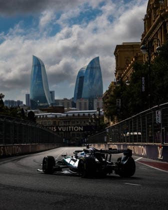 F1 - AZERBAIJAIN GRAND PRIX 2026 63 RUSSELL George (gbr), Mercedes AMG F1 Team W17, action during the 2026 Formula 1 Azerbaijan Grand Prix, 15th round of the 2026 Formula One World Championship, WM, Weltmeisterschaft from September 24 to 26, 2026 on the Baku City Circuit, in Baku, Azerbaijan - BakuAzerbaijan  Copyright: xFLORENTxGOODENx