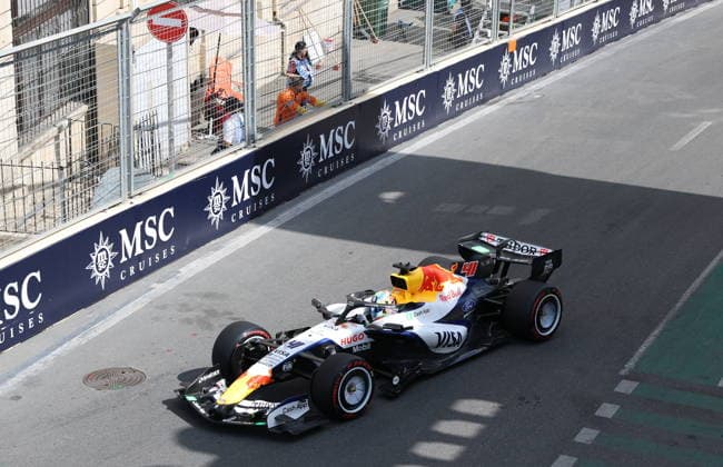 AZERBAIJAN, BAKU - SEPTEMBER 25, 2026: Visa Cash App Racing Bulls F1 Team driver Arvid Lindblad is seen during a practice session for the 2026 Formula One Azerbaijan Grand Prix at the Baku City Circuit 2026 Formula One Azerbaijan Grand Prix  - ZUMAt113 20260925_zaa_t113_164 Copyright: xDanilxAikinx