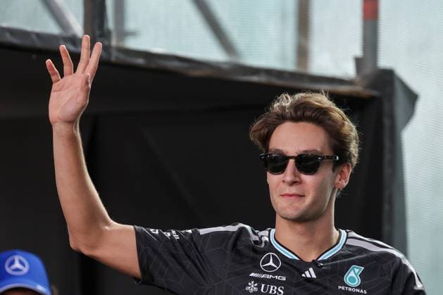 25.09.2026. Azerbaijan. Baku. Mercedes -AMG PETRONAS Formula One Team driver George Russell at a meeting with fans at the Formula 1 Azerbaijan Grand Prix in Baku. Alexey Belkin NEWS.ru BelkinxAlexey