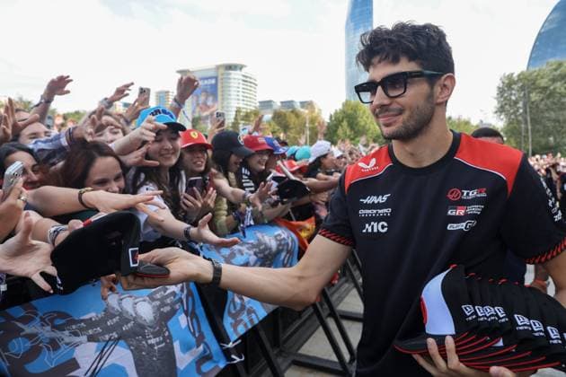 25.09.2026. Azerbaijan. Baku. TGR Haas F1 Team driver Esteban Ocon at a meeting with fans at the Formula 1 Azerbaijan Grand Prix in Baku. Alexey Belkin NEWS.ru BelkinxAlexey