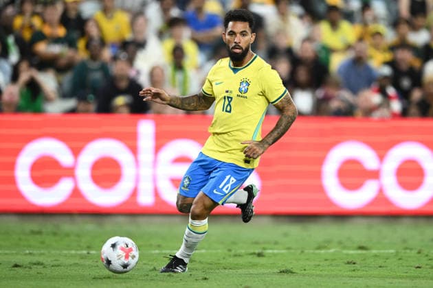 SOCCER AUSTRALIA BRAZIL, Douglas Luiz of Brazil during the Queensland Football Series International Friendly, Länderspiel, Nationalmannschaft match between the Socceroos and Brazil at Queensland Country Bank Stadium in Townsville, Friday, September 25, 2026. ( NO ARCHIVING, EDITORIAL USE ONLY TOWNSVILLE QUEENSLAND Australia  Copyright: xMATTxTAYLORx 20260925144880328041