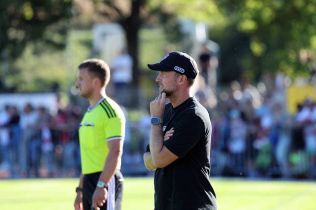 25.09.26 VfB Stuttgart - 1. FC Heidenheim Deutschland, Weinstadt, 25.09.2026, Fussball, Bundesliga, Saison 2026 2027, Testspiel, VfB Stuttgart - 1. FC Heidenheim: Sebastian Hoeneß (Trainer VfB Stuttgart).